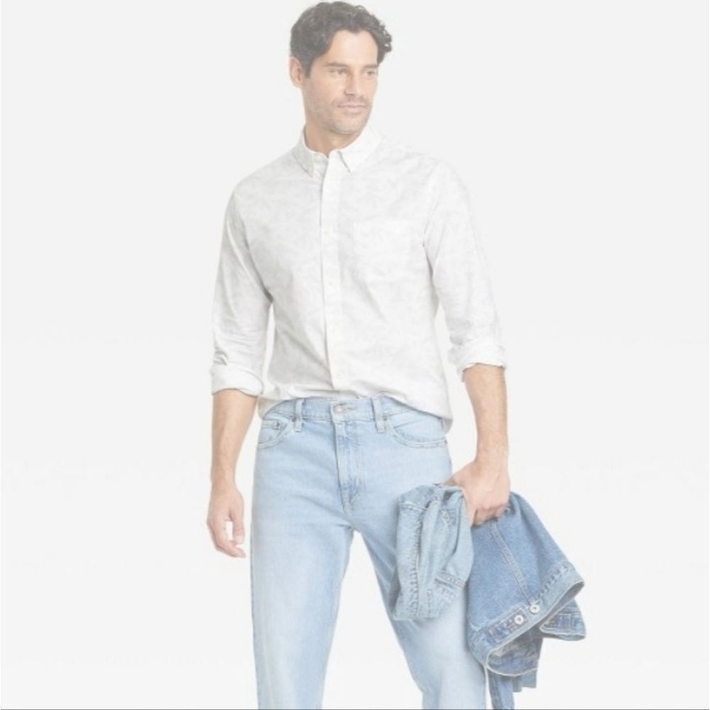 Men's Slim Fit Long Sleeve Button-Down Shirt - Goodfellow